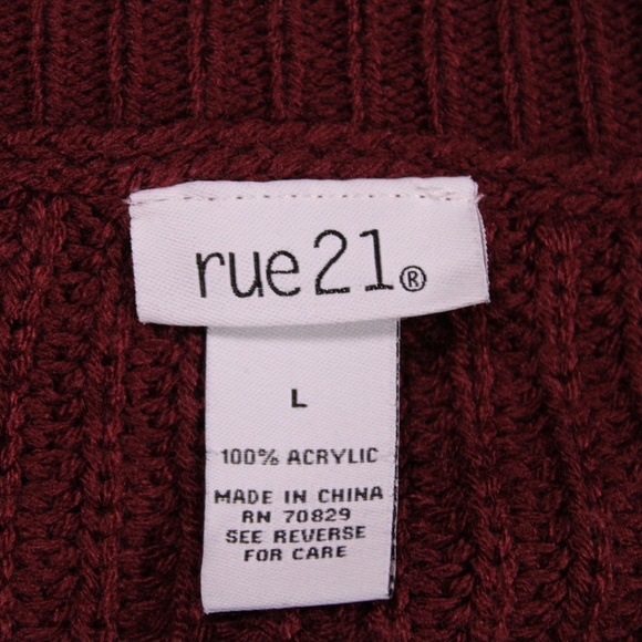 0402 Rue21 Cropped Varsity Cardigan – Maroon & White Knit, Size L - Picture 4 of 7